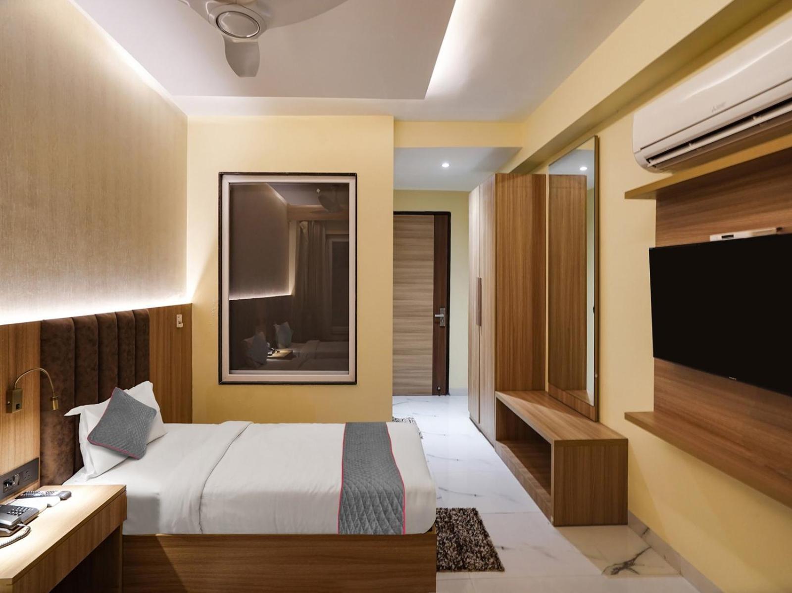 New Tela Plaza Near Igi Airport Delhi Hotel 4*